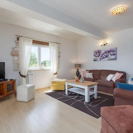 Traumhafte Mit Privatpool, Tischtennis, Babybett, Hundefreundlich
