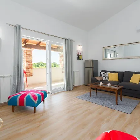 Traumhafte Mit Privatpool, Tischtennis, Babybett, Hundefreundlich