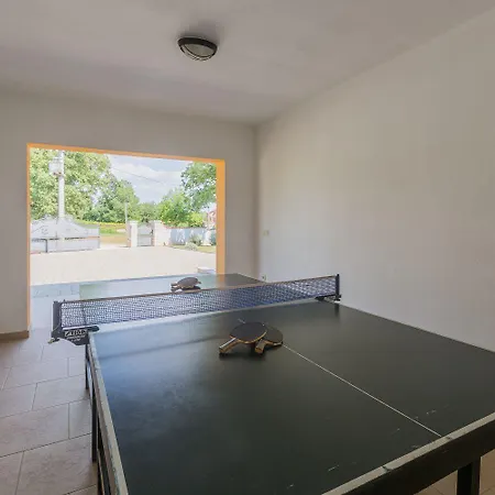 Traumhafte Mit Privatpool, Tischtennis, Babybett, Hundefreundlich