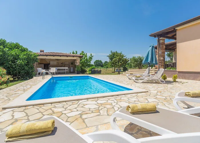 Traumhafte Mit Privatpool, Tischtennis, Babybett, Hundefreundlich *