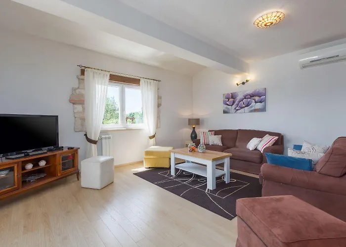 Traumhafte Mit Privatpool, Tischtennis, Babybett, Hundefreundlich