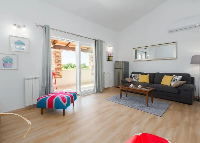 Traumhafte Mit Privatpool, Tischtennis, Babybett, Hundefreundlich