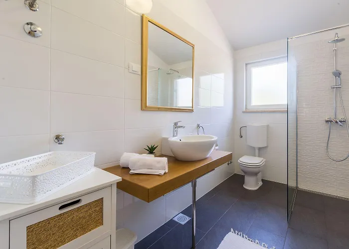 Traumhafte Mit Privatpool, Tischtennis, Babybett, Hundefreundlich