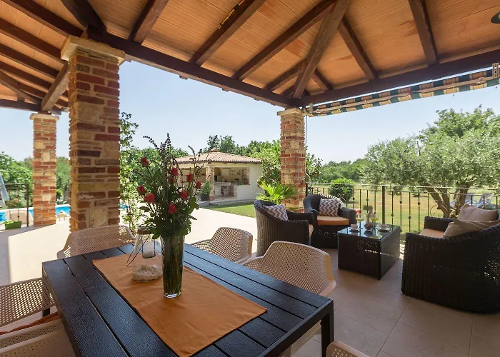 Tatil Evi Traumhafte Mit Privatpool, Tischtennis, Babybett, Hundefreundlich